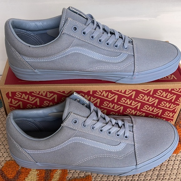 Vans Men’s Old Skool
Pastel Mono Dusty Blue
VN000CT8DSB
Sneakers - Picture 3 of 16